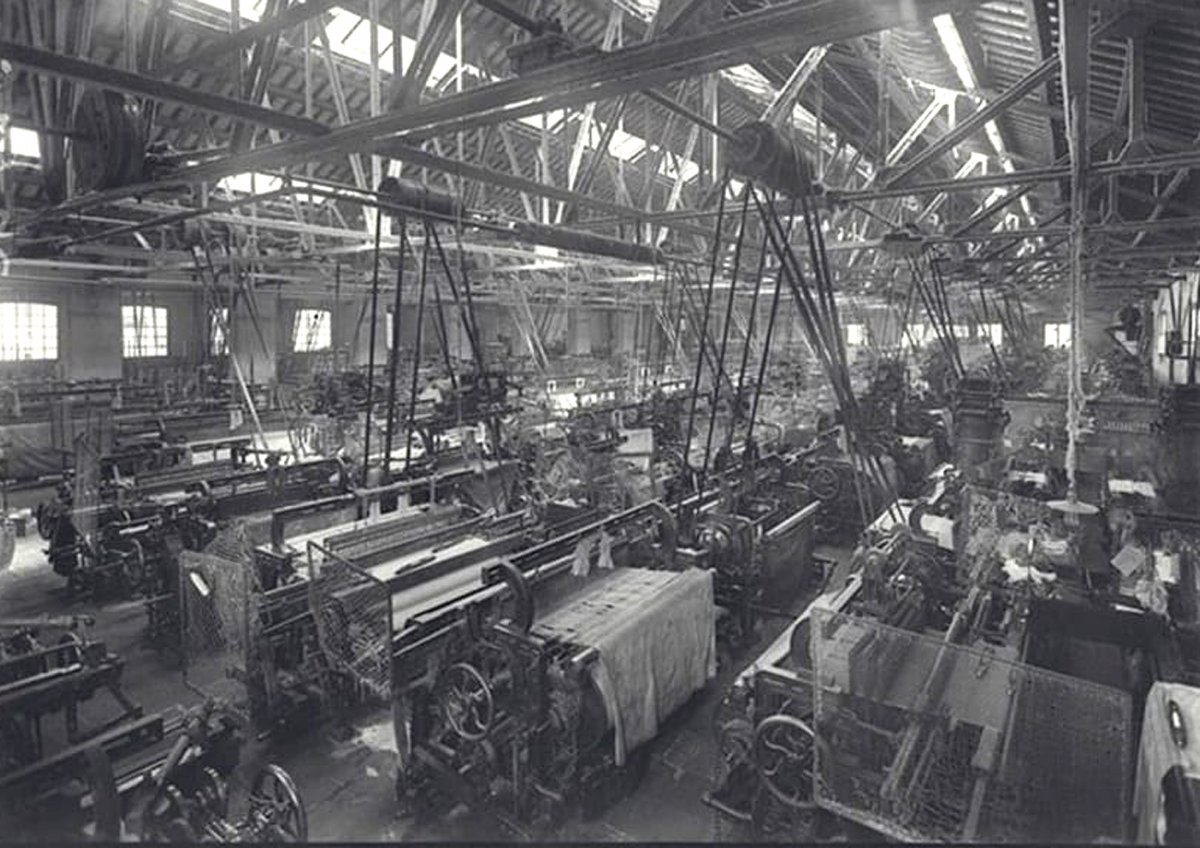 Interior de la fàbrica als anys 30