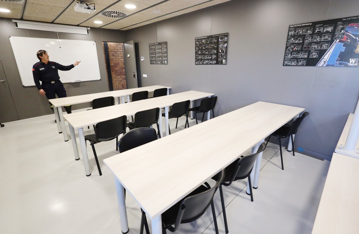 L'aula per fer formació situada a la part del nou edifici i connectada amb la zona de pràctiques exterior