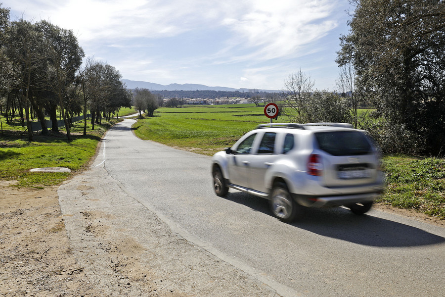 El camí entre Folgueroles i Tavèrnoles s’haurà convertit en carretera abans de dos anys