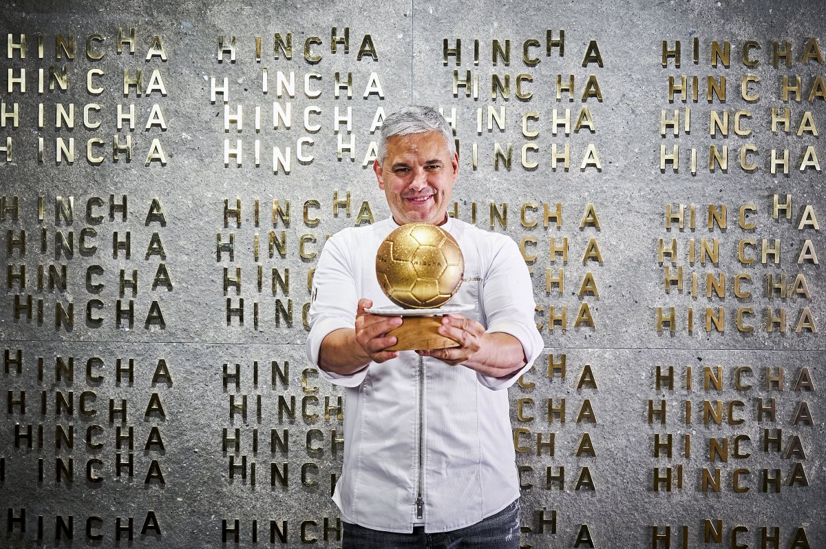 Nandu Jubany, a la seu del primer Hincha, que obrirà la setmana que ve a Andorra, amb la pilota d'or, una de les postres estrella del restaurant