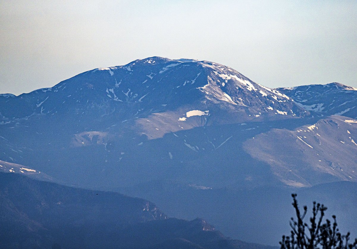 El Puigmal, gairebé sense neu, en una fotografia de dimecres d'aquesta setmana