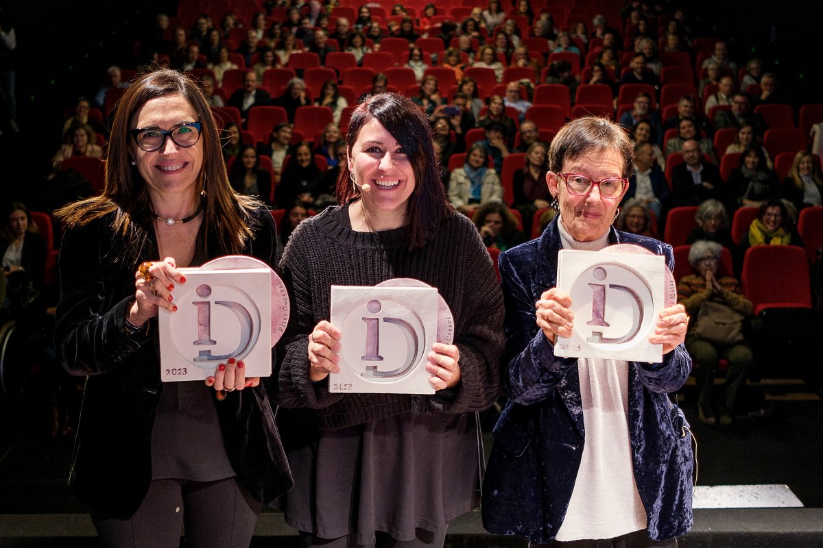 Pilar Godayol, Elena Crespi i Maria Dolors Molas, divendres a l'ETC de Vic, amb la peça de Marta Postico