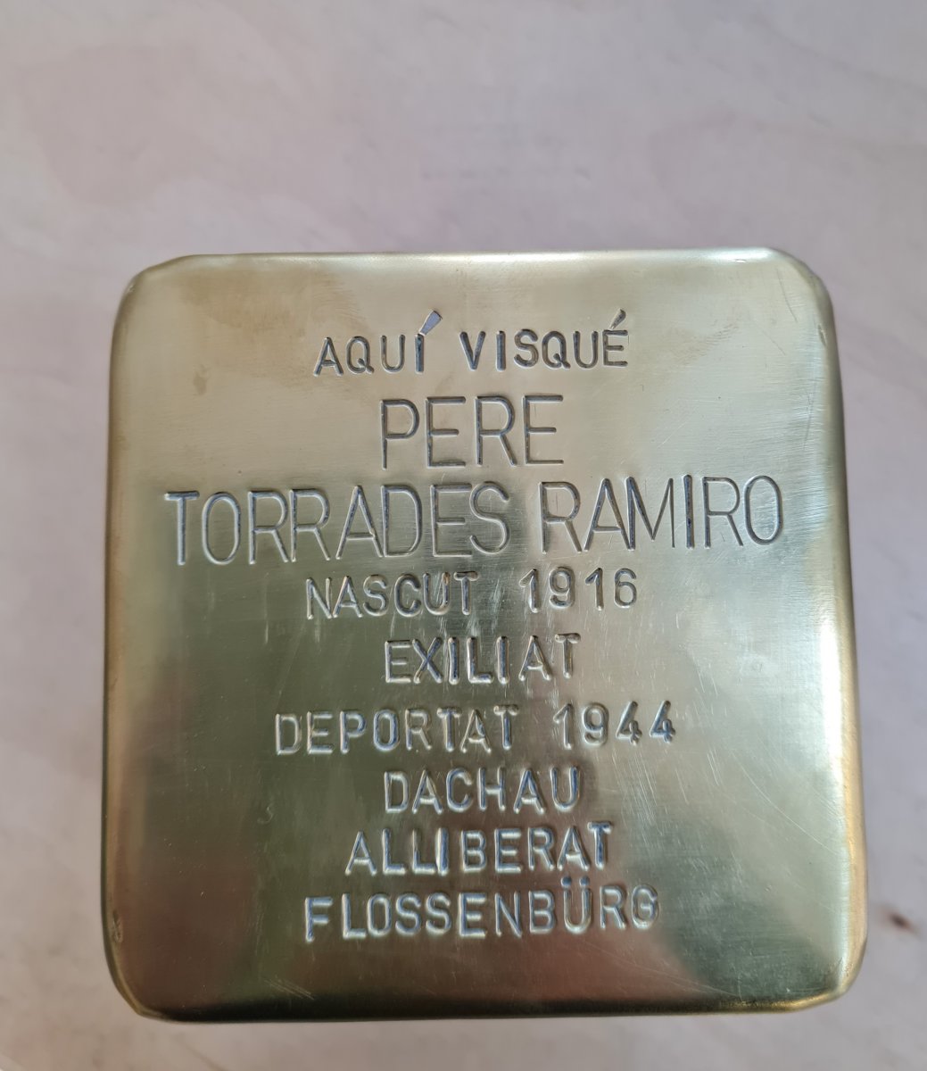 La placa que es posarà en homenatge a Pere Torrades