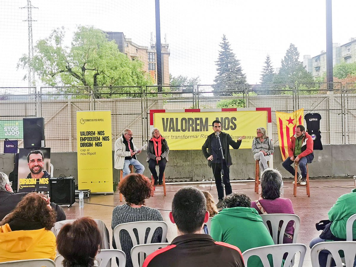 Dani Vilaseca a l'acte central de campanya, a la pista Esteve Badia de Ripoll