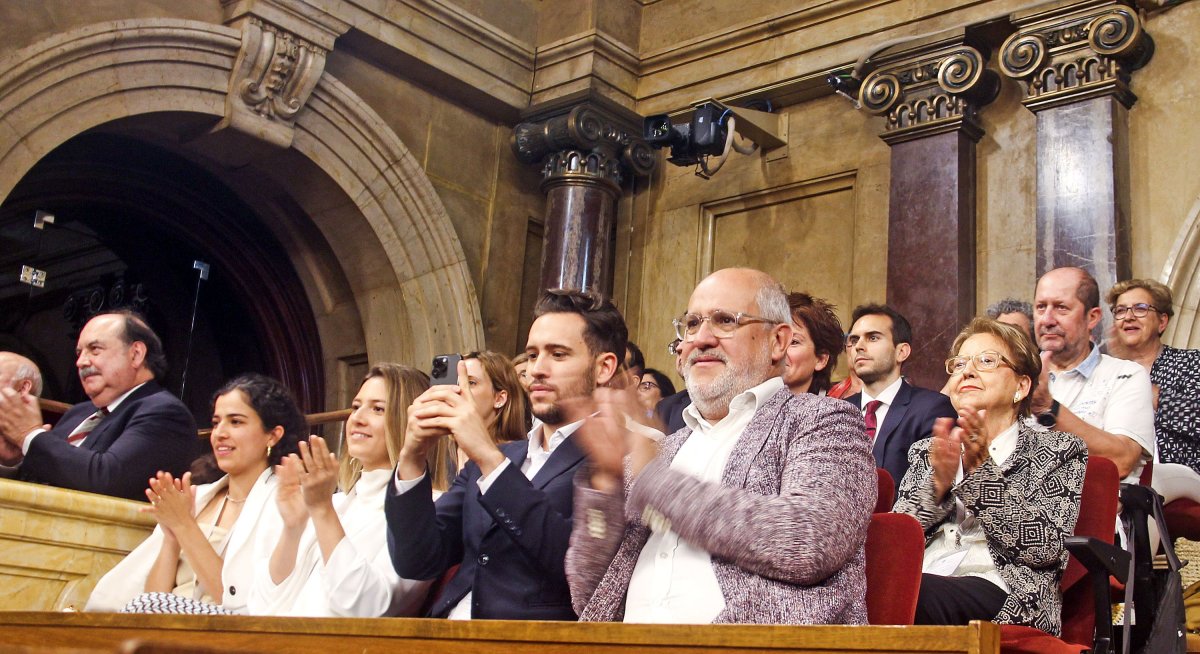 Familiars i amics aplaudeixen el nomenament d'Anna Erra