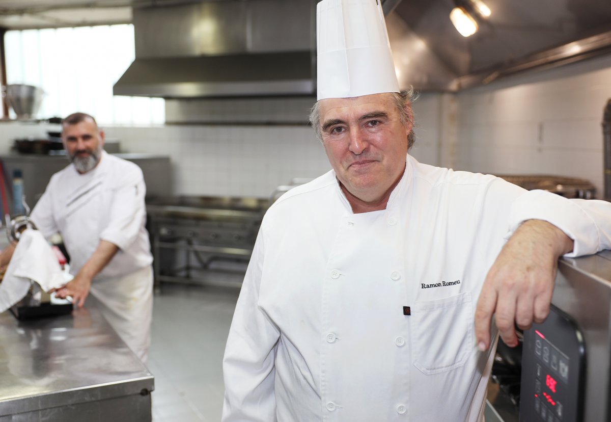 Ramon Romeu a la cuina de l'Hotel Ciutat de Granollers
