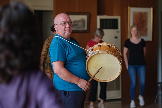 Una imatge del taller de sardanes a la festa major de Queralbs