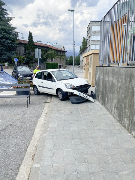 Dos accidents en un mes revifen el debat del carrer Puigmal de Campdevànol