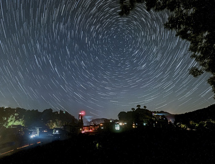 Una imatge del taller de fotografia impartit per Jordi Cabanas amb motiu de la nit d'estels de Rupit