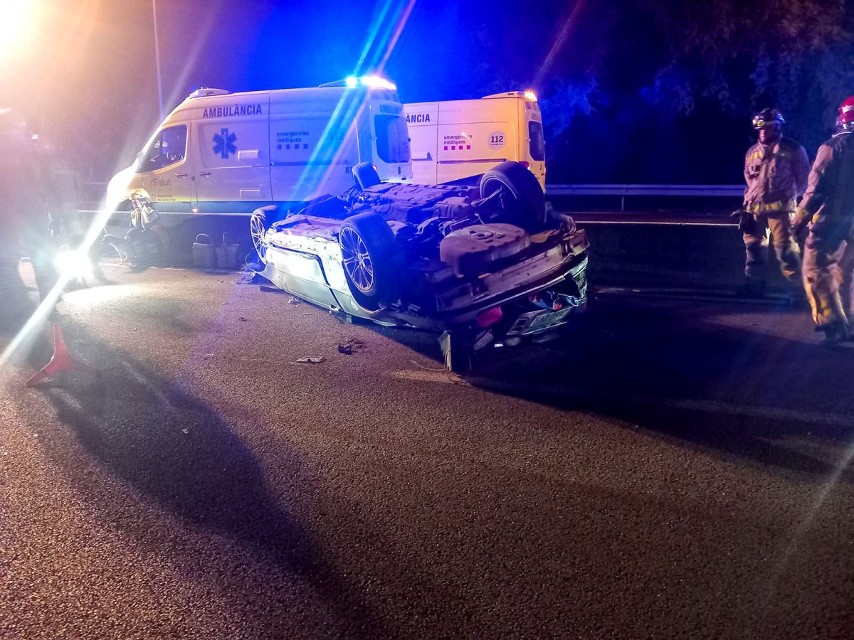 El vehicle bolcat en què van perdre la vida dues dones a la Garriga aquest diumenge a la nit