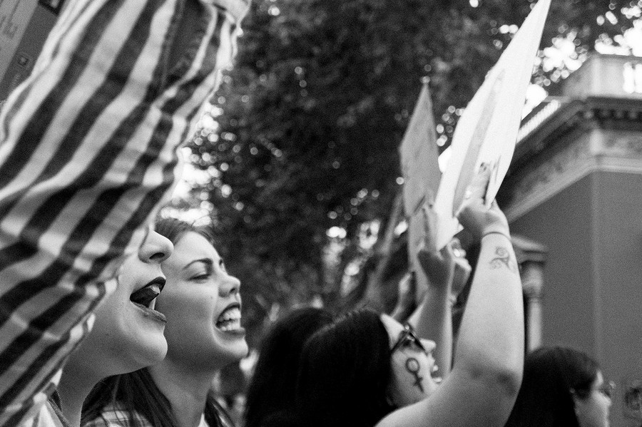 El feminisme ha lluitat organitzadament al llarg dels anys –i més que ho farà– fins a aconseguir que la dignitat sigui un costum