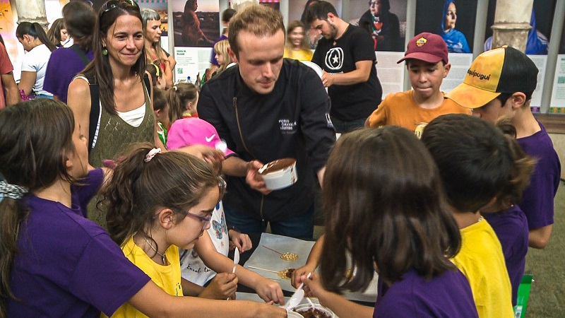 Lluc Crusellas es va sumar al festival solidari amb un taller de xocolata