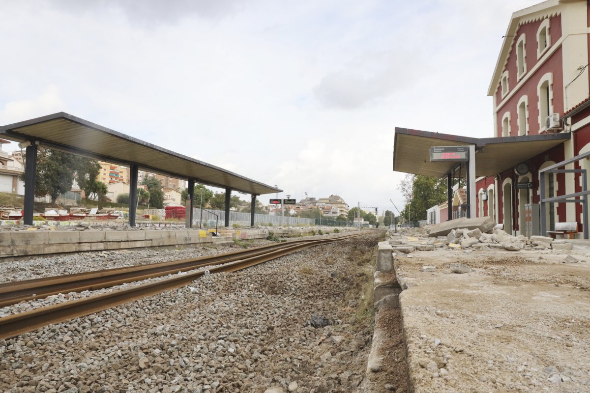 Estació de Granollers-Canovelles amb trams de via retirats