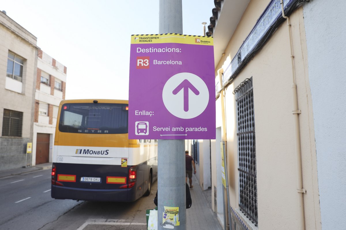 El servei de bus a Granollers-Canovelles para a totes les estacions. No hi ha serveis directes