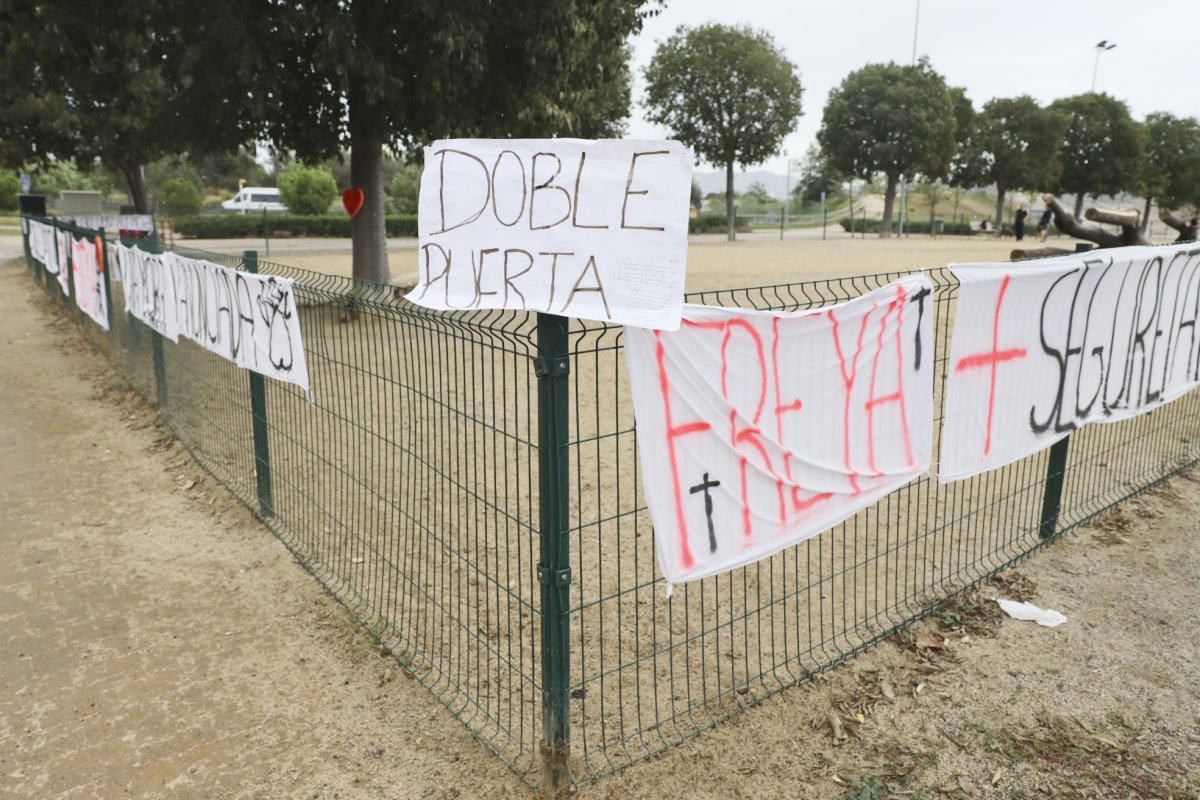 Pancartes al correcan de Ca l'Estrada