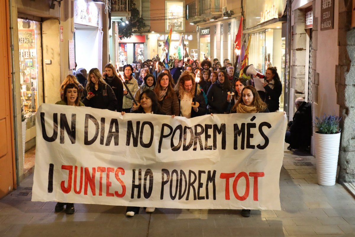 La capçalera de la Marxa de Torxes, al seu pas pel carrer Corró