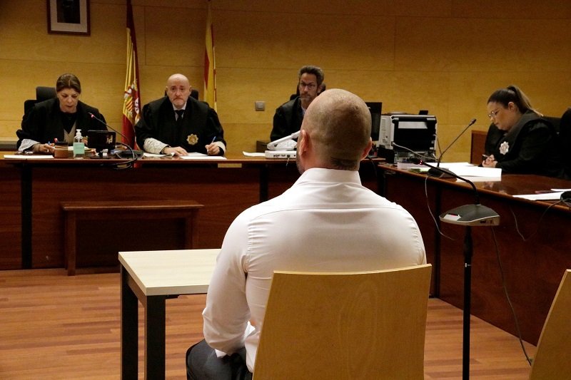 L'acusat, en un moment del judici a l'Audiència de Girona