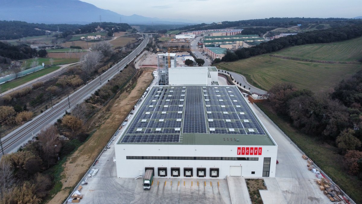 Una imatge aèria de la nova planta de l'empresa Piensos Picart a Llinars