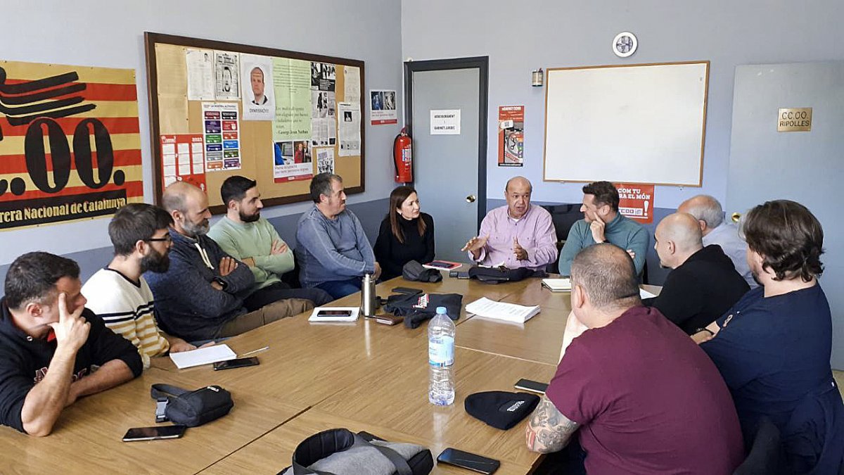 Els representants dels treballadors es van reunir dilluns amb diputats d'En Comú Podem