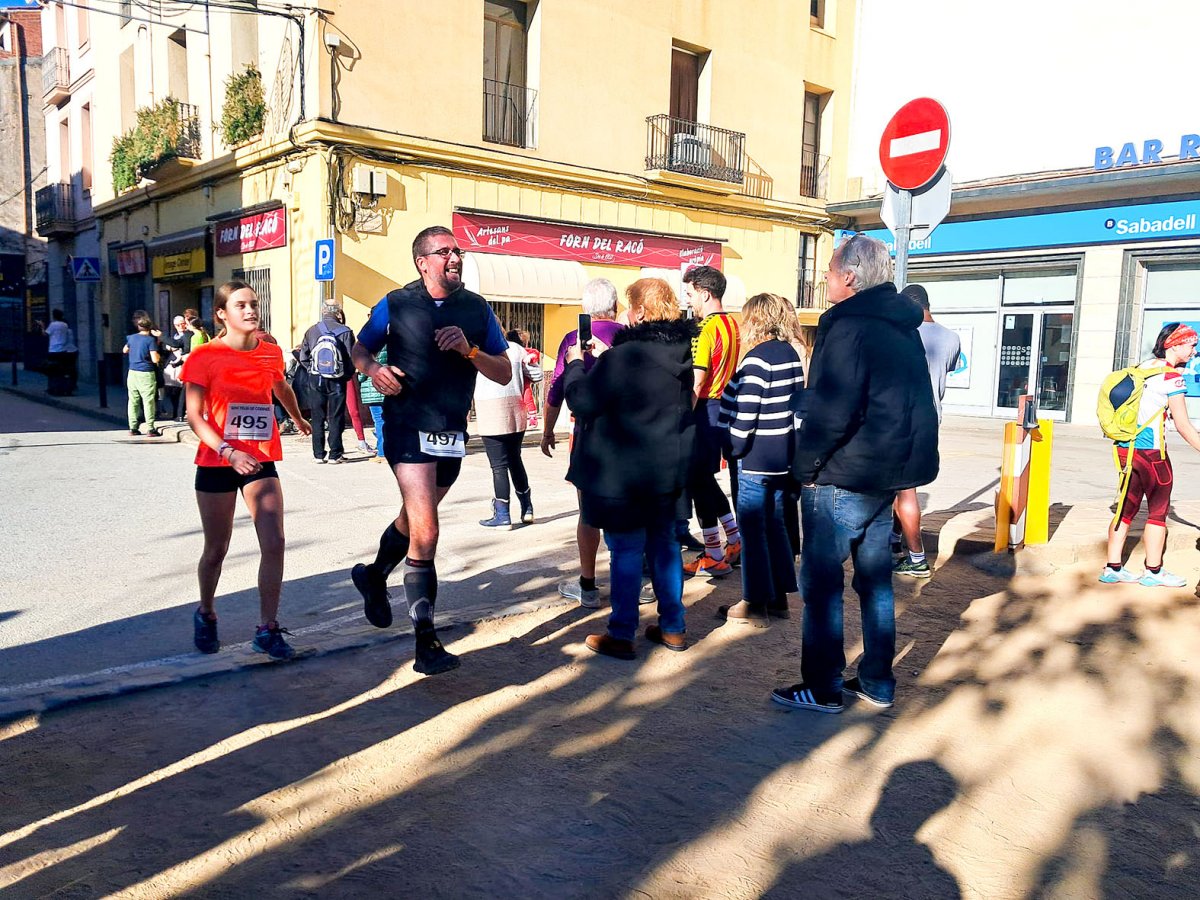 La Cursa del Caneló de Sant Feliu, celebrada dimarts, va tenir sortida i arribada a la plaça Josep Umbert i Ventura