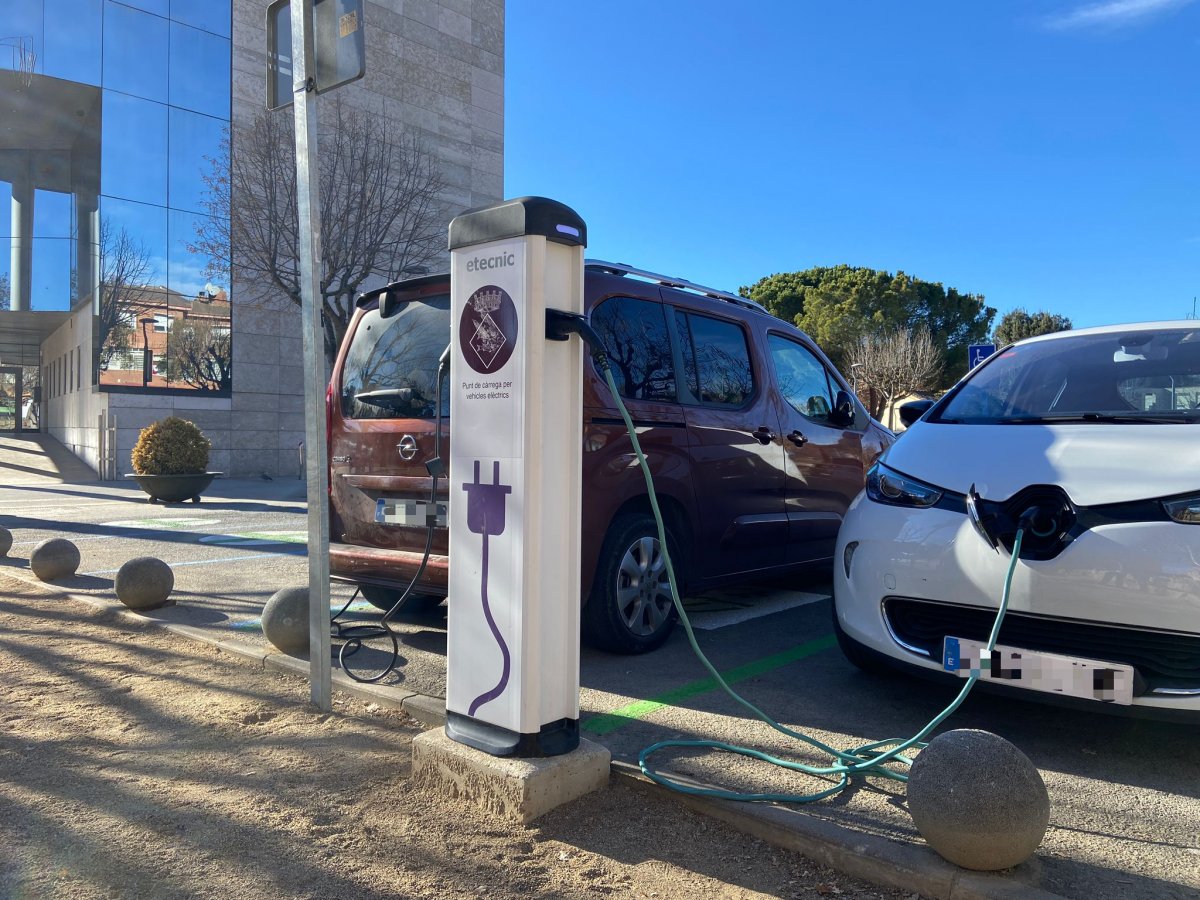 El punt de recàrrega està a la plaça de la Vila