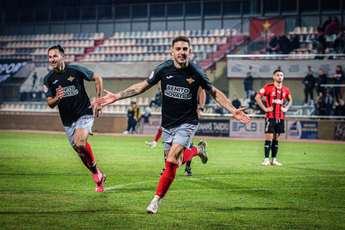 Dídac Serra celebra el gol de la victòria al camp del Reus