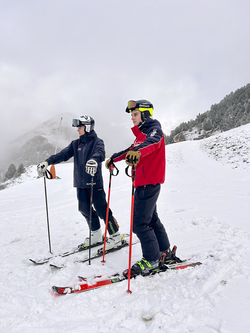 Primeres esquiades a Vall de Núria