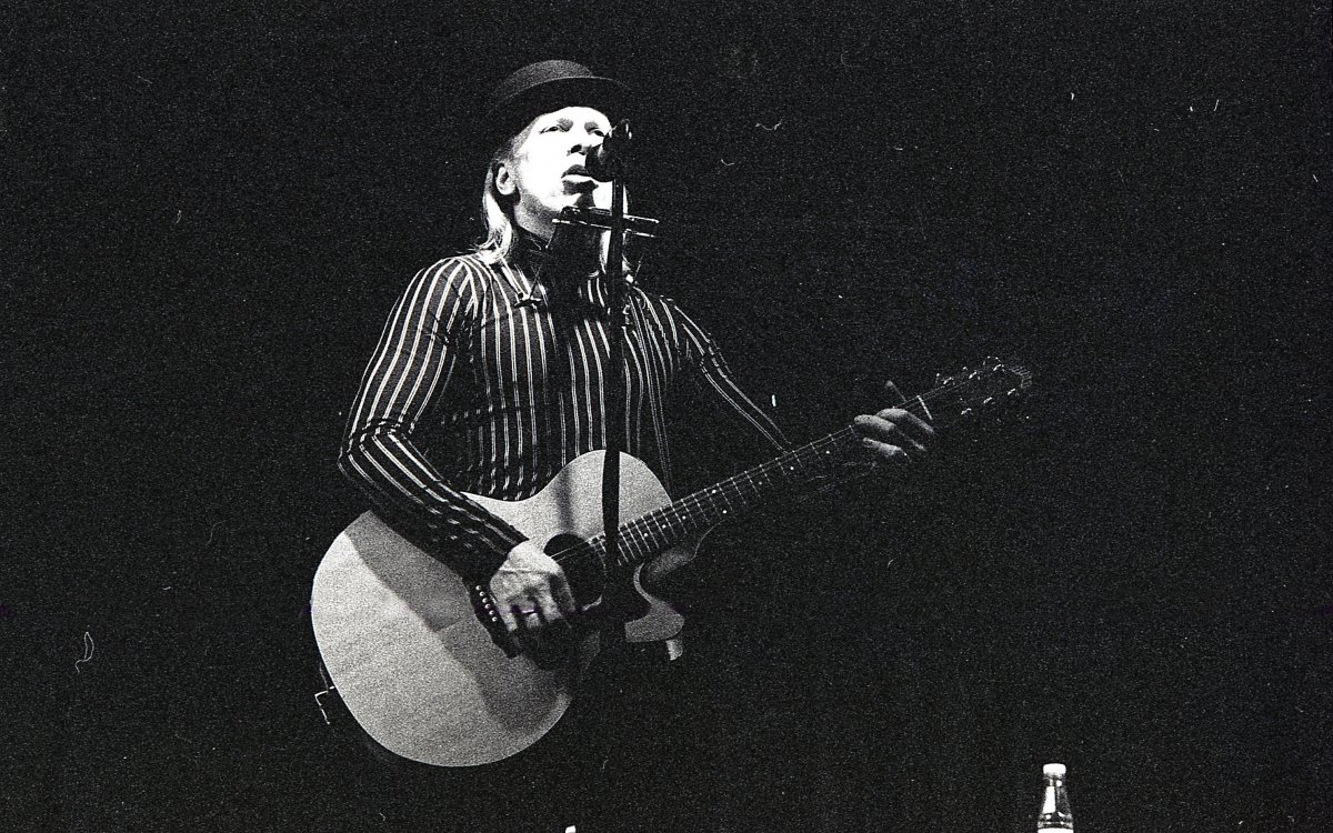 Elliot Murphy tocant el 24 de gener de 1999