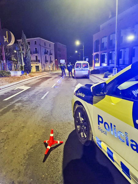 Un control de policia durant la celebració del carnaval a Ripoll