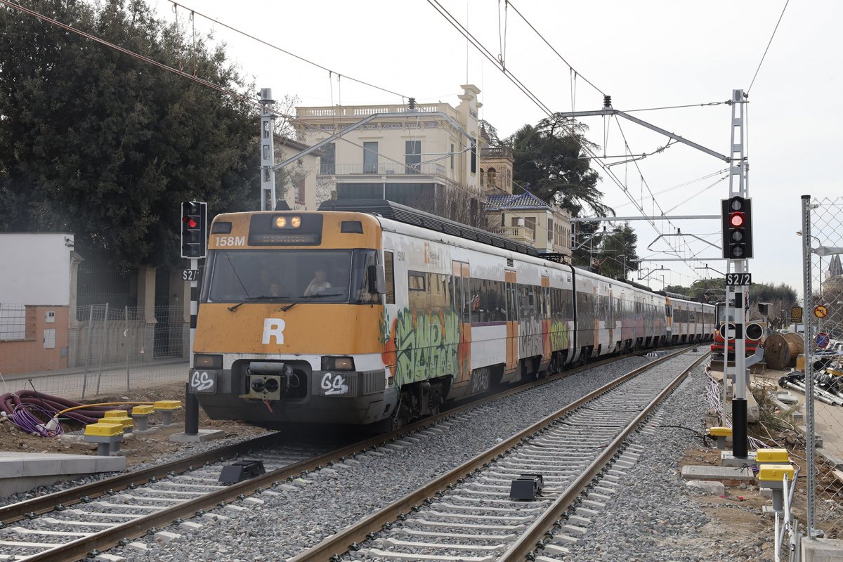 Un tren entrant a l'estació de la Garriga