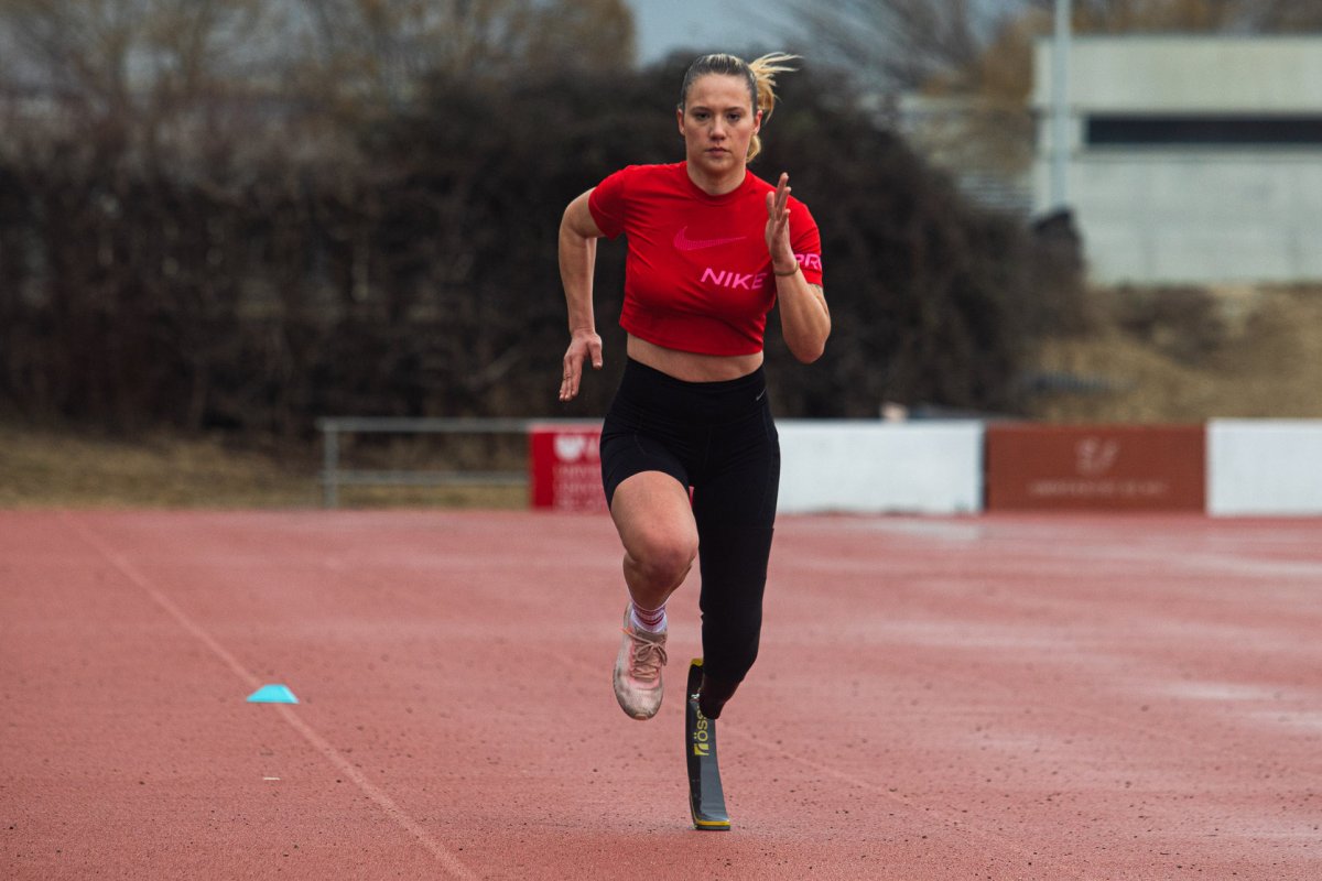 Pinar entrenant els 100 metres llisos