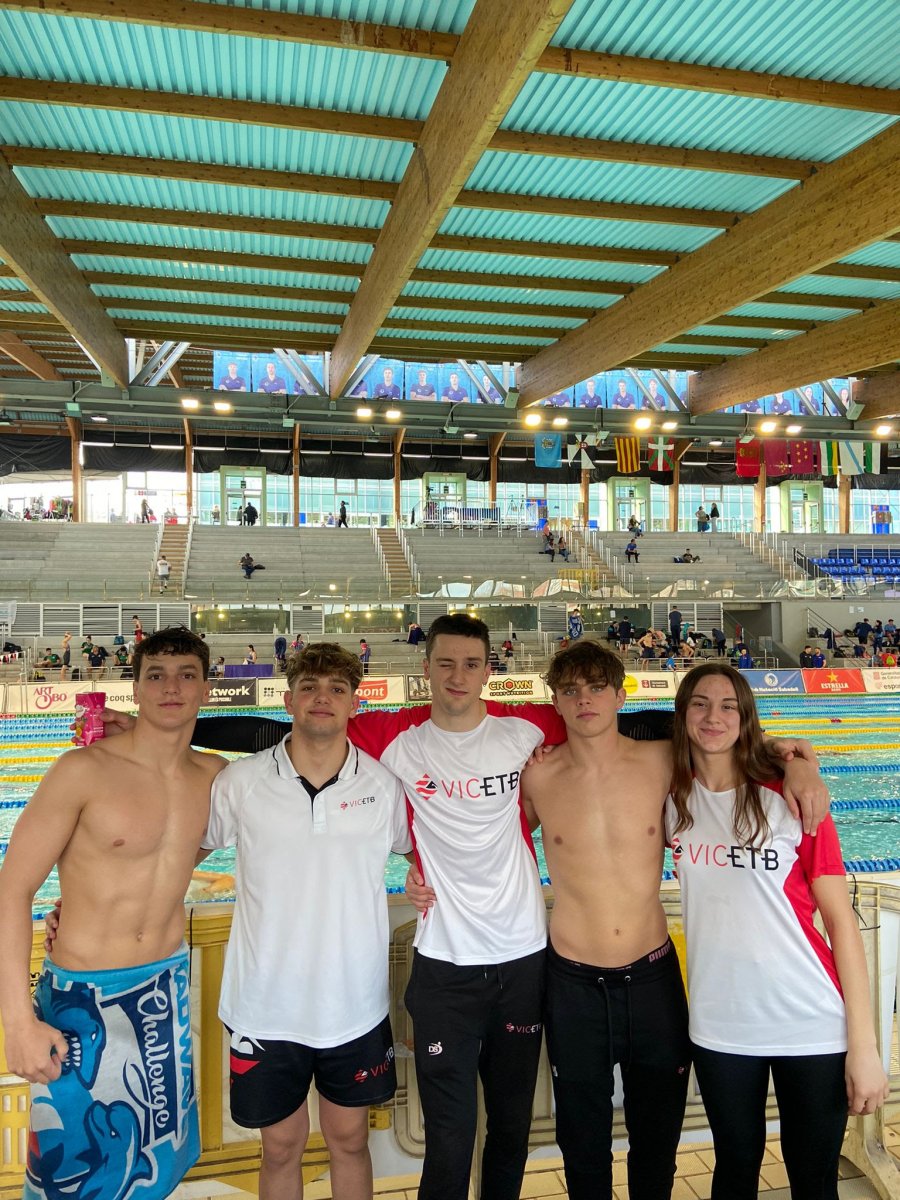 Els nedadors del Vic-ETB van completar una bona competició a Sabadell