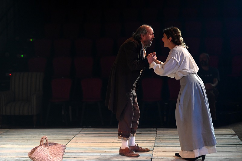 Ramon Vila i Mireia Aixalà, en una escena de ‘Coralina, la serventa amorosa’, que s’inclou dins del cicle