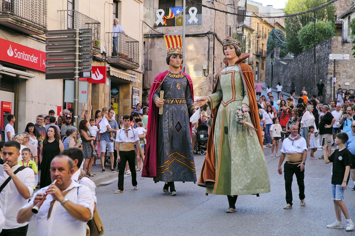 Els gegants reis de Moià, Ferran i Isabel, en una imatge d’arxiu de la cercavila de festa major