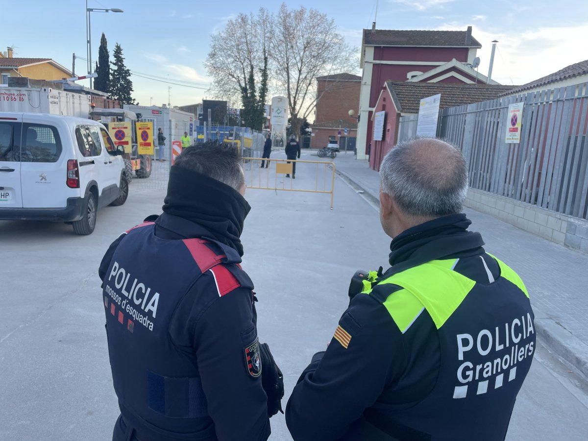 Efectius dels Mossos i la Policia Local de Granollers a l'estació de Granollers Canovelles