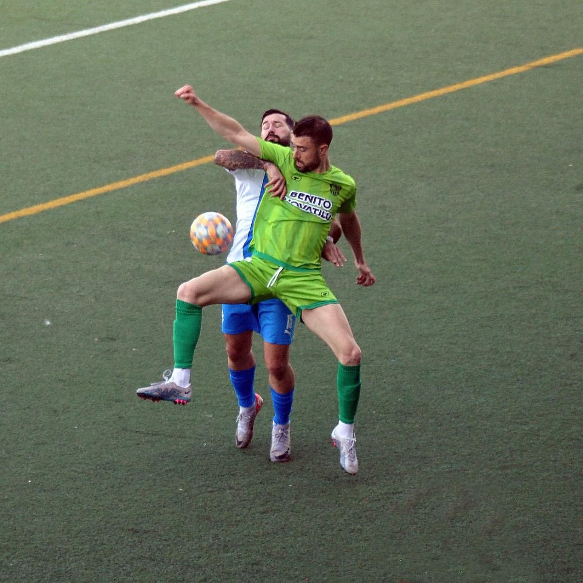 Toni Rossell, en una acció del partit