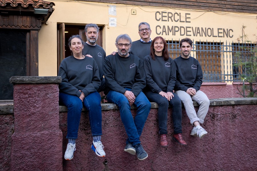 La junta actual. D’esquerra a dreta, Maria Castelló, Marc Llorens, Albert Calzada, Víctor Coch, Mercè Vergés i Sergi Colomé