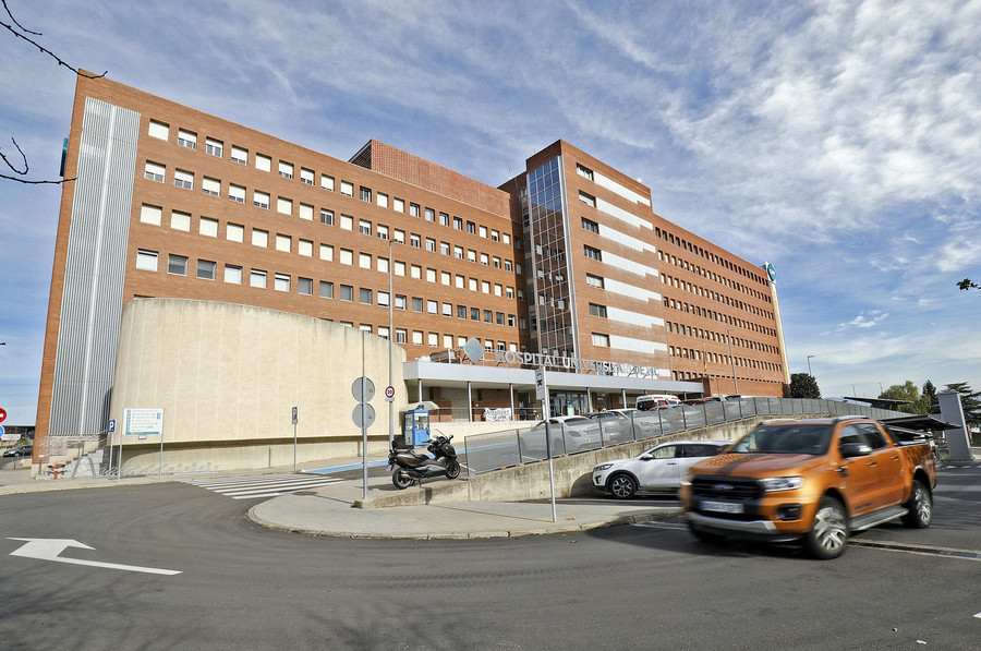 Vista de la façana principal de l'Hospital Universitari de Vic