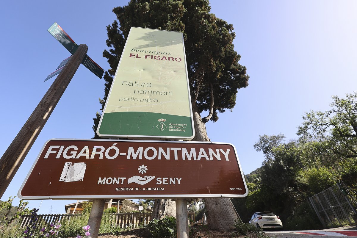 El cartell que indica la Reserva de la Biosfera del Montseny a l'entrada de Figaró