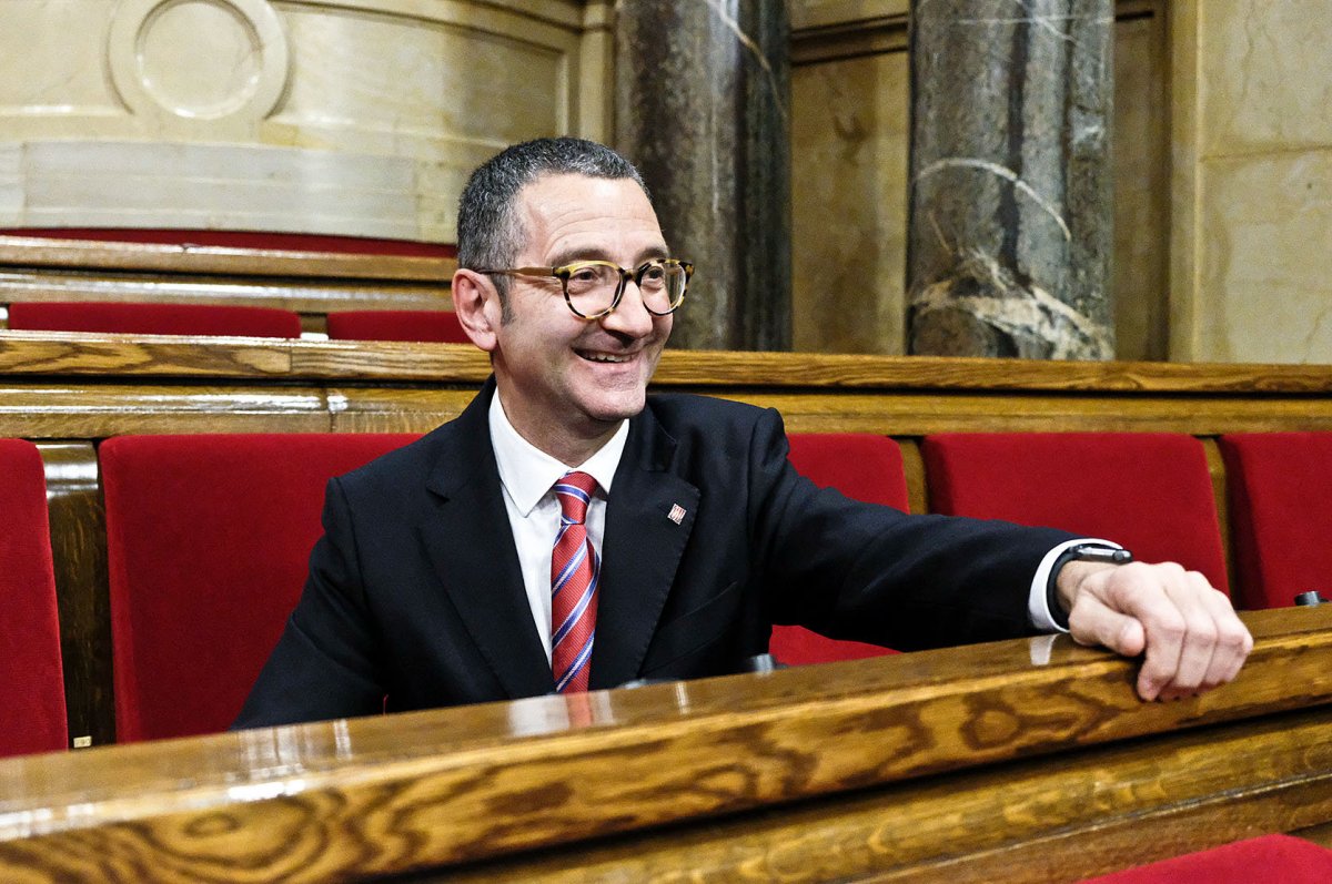 Jordi Terrades al seu escó del Parlament, l'any 2018