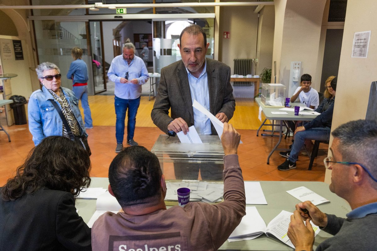 Ramon Espadaler votant al Palau Bojons