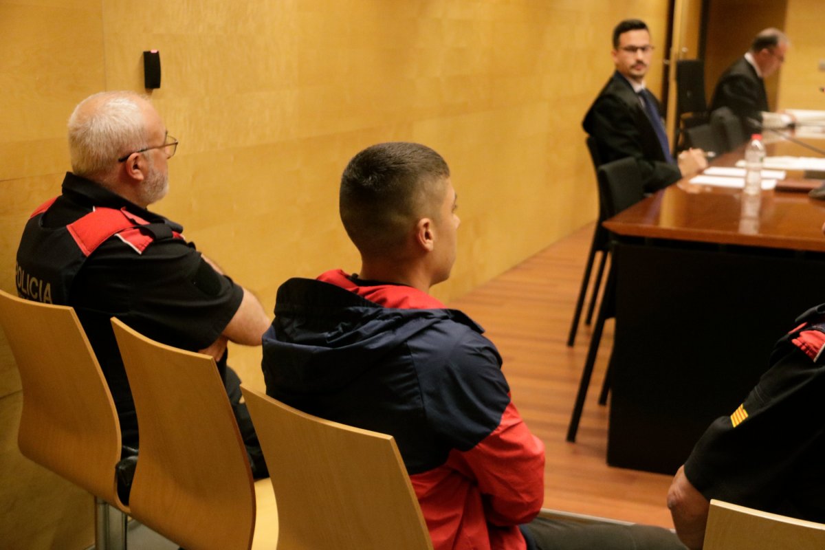 L'acusat, en un moment del judici que ha començat aquest matí a l'Audiència de Girona