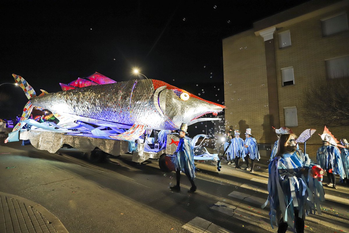 El peix espassa, durant el recorregut pel Carnaval de Centelles d'enguany
