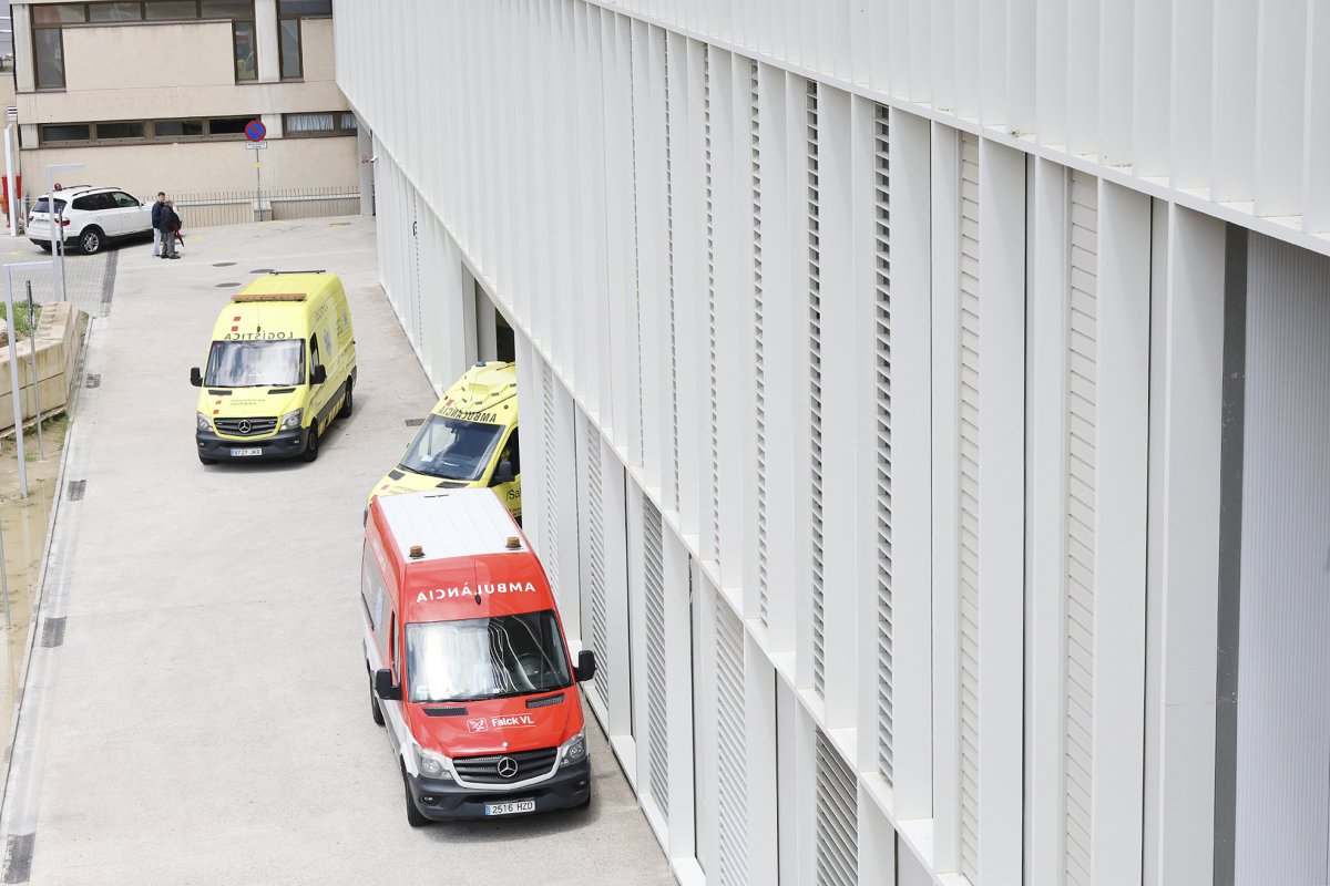 Ambulàncies a la zona d'accés a urgències de l'Hospital de Granollers