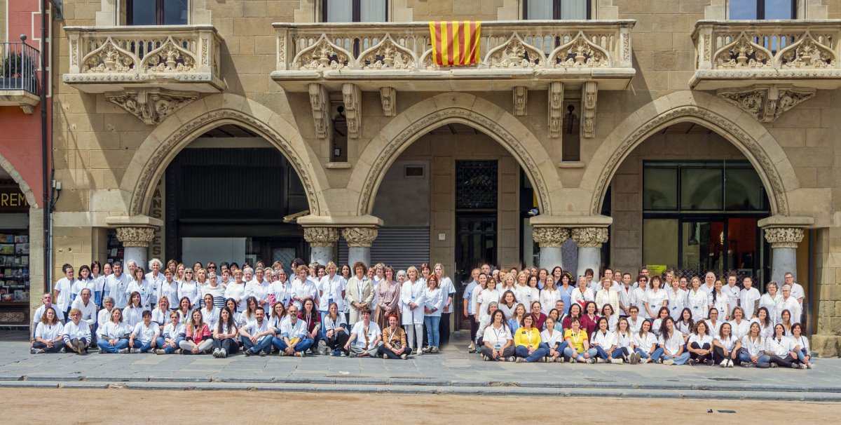 Les infermeres de la trobada van fer-se una foto a la Plaça de Vic