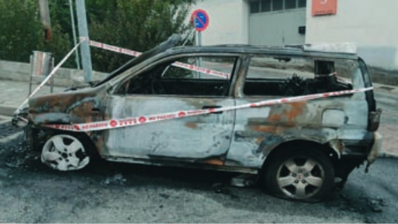 El vehicle cremat, on la propietària l'havia deixat aparcat