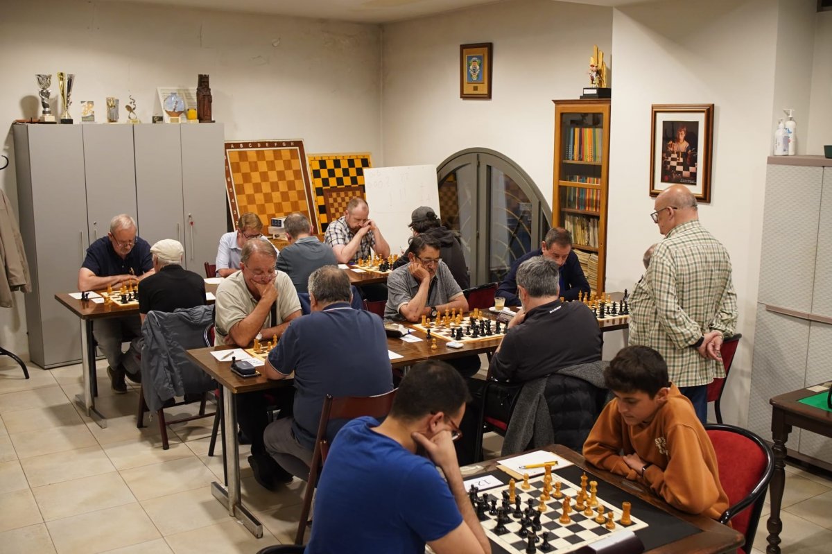 Una imatge d'una de les jornades de competició de l'Open d'Escacs