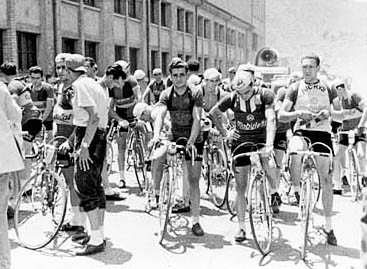 Una imatge històrica del Club Ciclista Ripoll