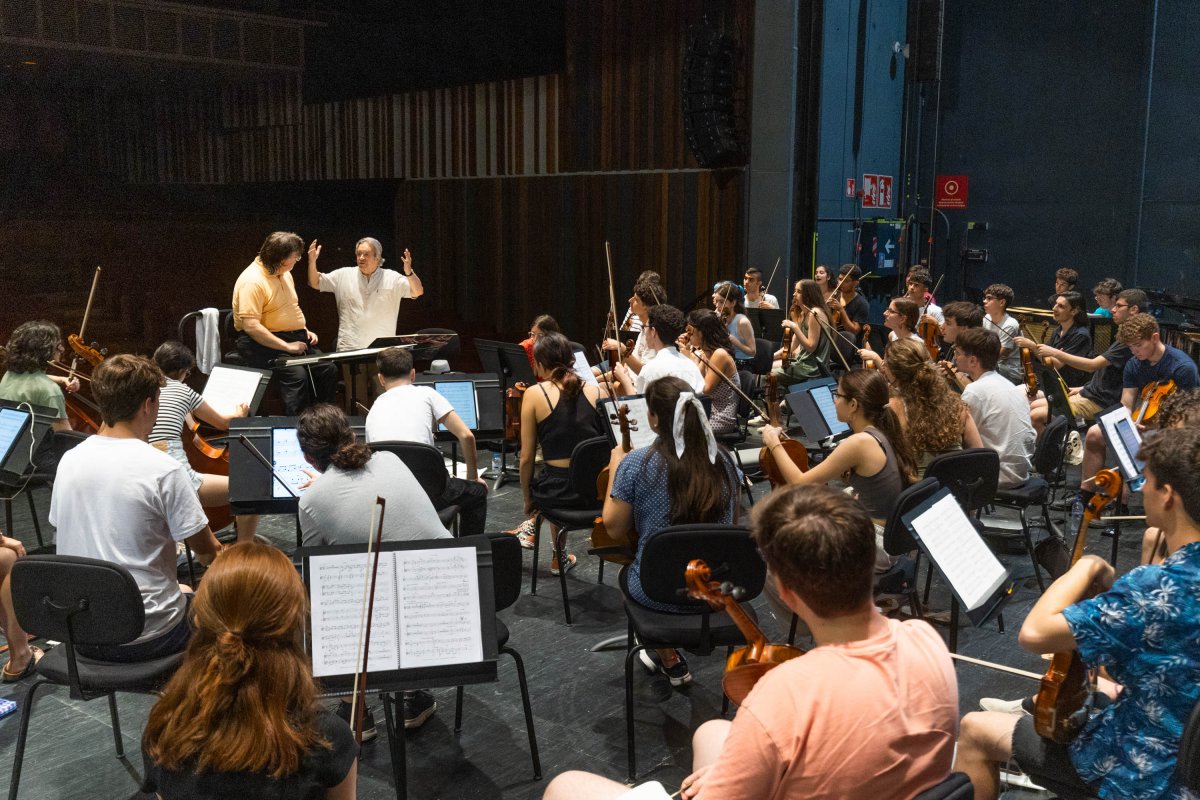 Assaig de dijous de la JONC amb Antoni Ros-Marbà