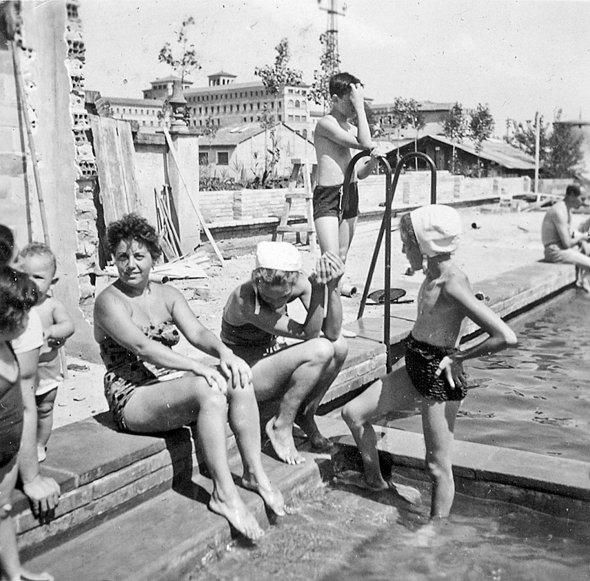 Una imatge de setembre de 1953, a l'antiga bassa particular amb les piscines encara no obertes al públic